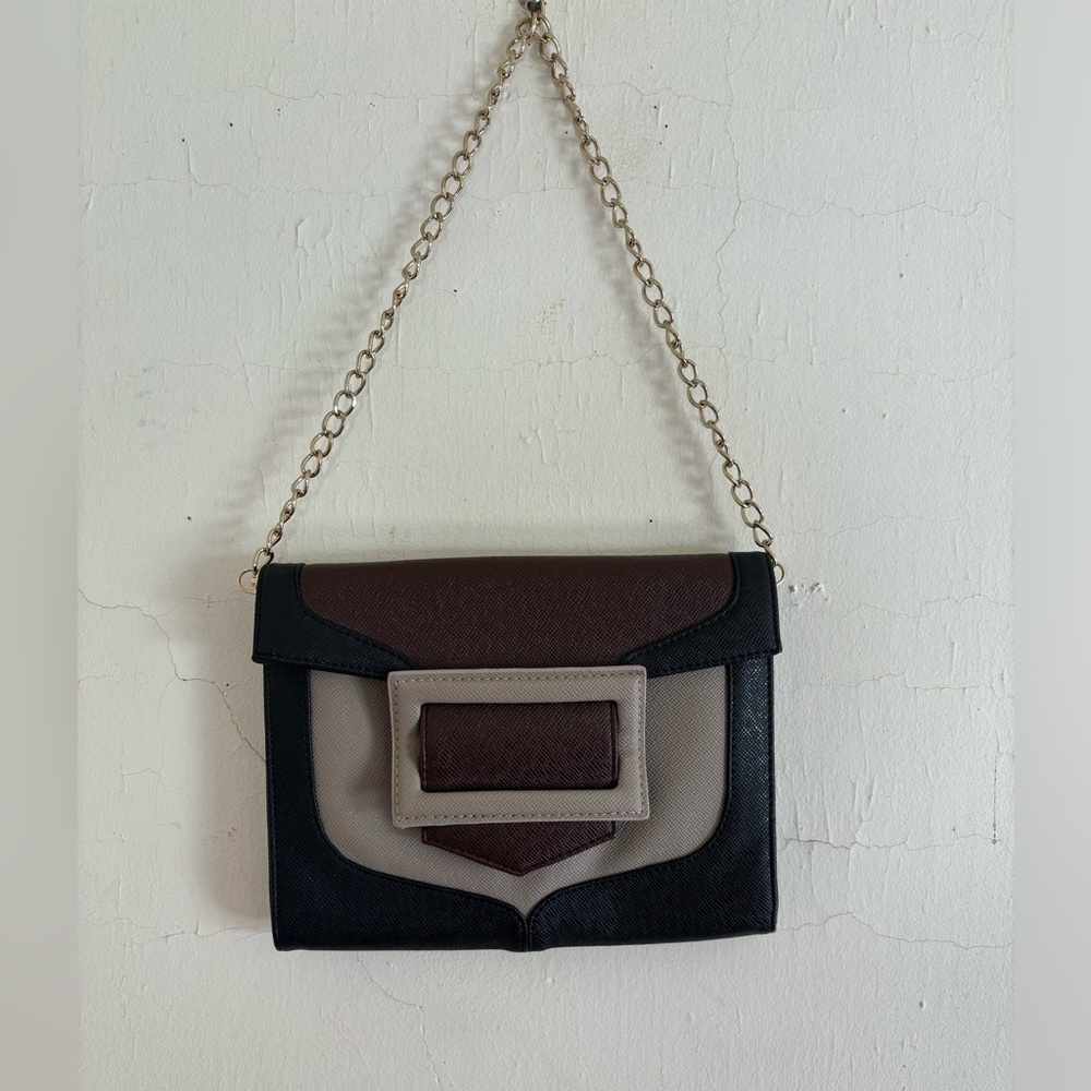 Sondra Robert’s shoulder bag with gold plated chain strap brown and tan NWOT